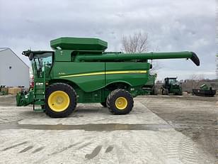 Main image John Deere S770 8