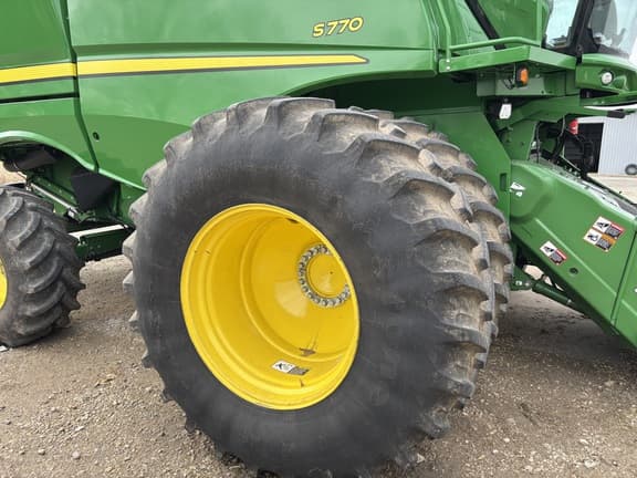 Image of John Deere S770 equipment image 4