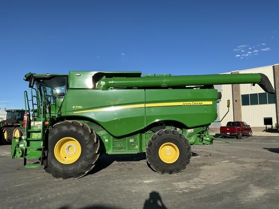 Image of John Deere S770 equipment image 1