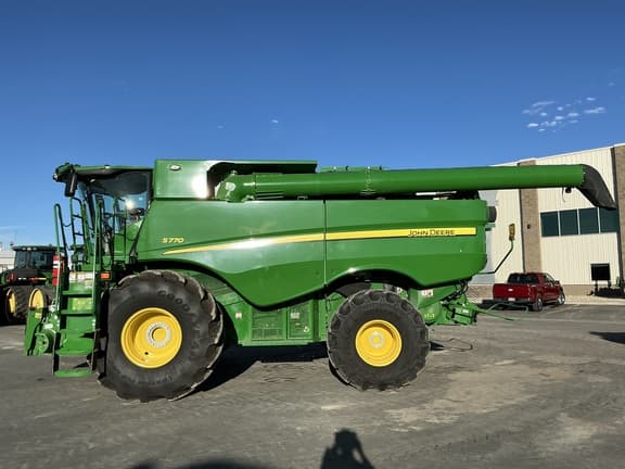 Image of John Deere S770 equipment image 1