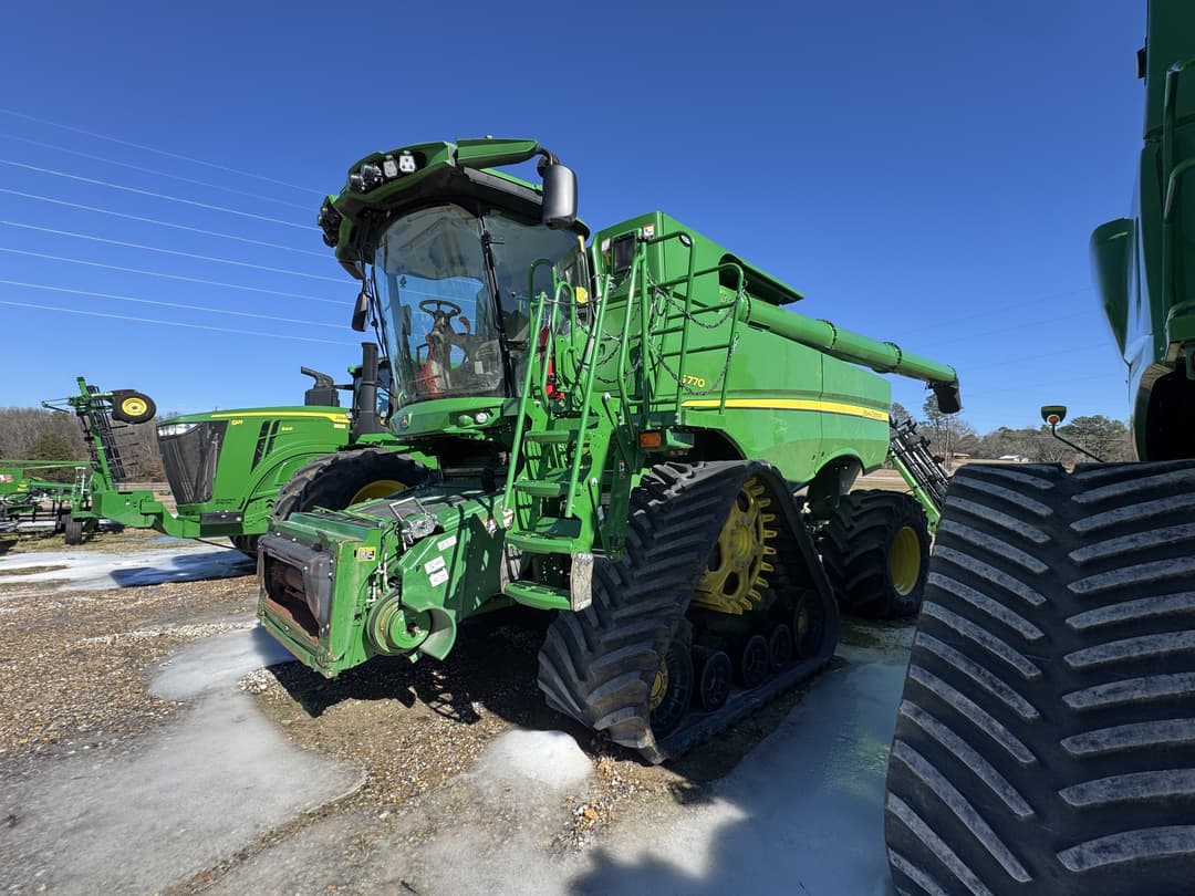 Image of John Deere S770 Image 0