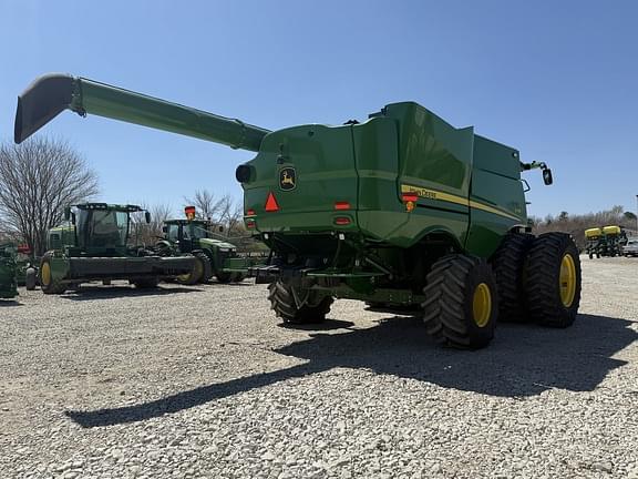 Image of John Deere S770 equipment image 4