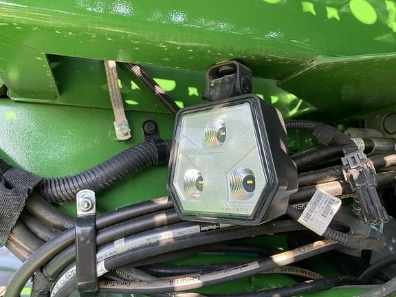 Image of John Deere S770 equipment image 4