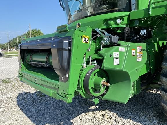 Image of John Deere S770 equipment image 2