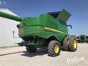 Main image John Deere S770 8