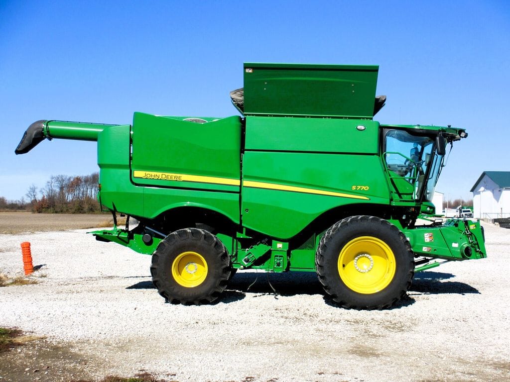 Main image John Deere S770