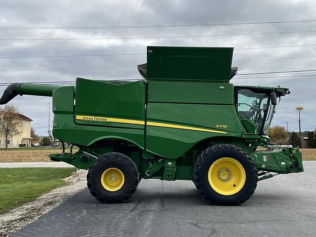 Image of John Deere S770 equipment image 4