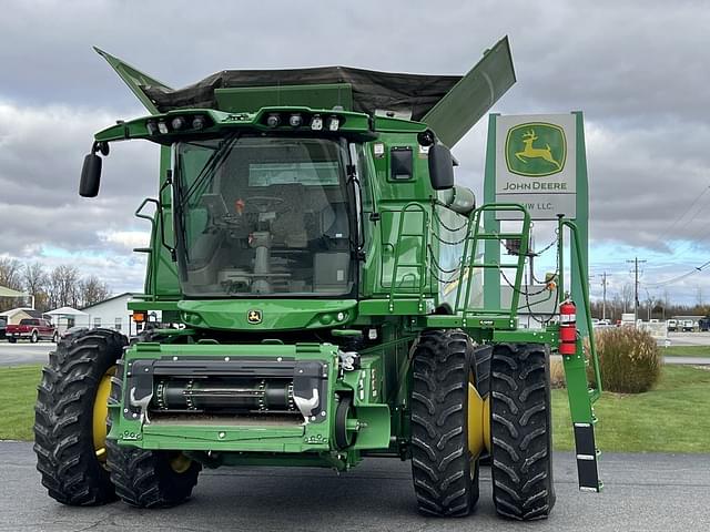 Image of John Deere S770 equipment image 1