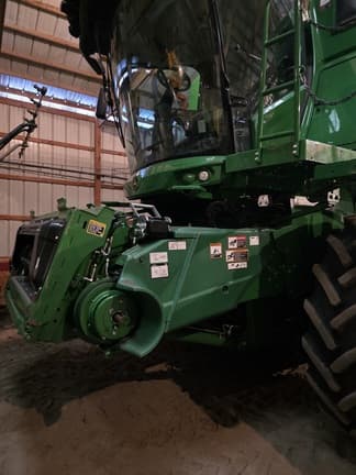 Image of John Deere S770 equipment image 1