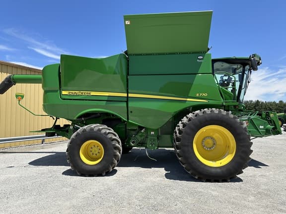 Image of John Deere S770 equipment image 1