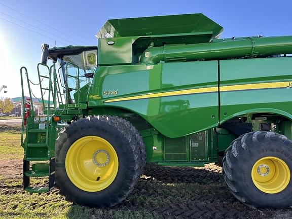 Image of John Deere S770 equipment image 4