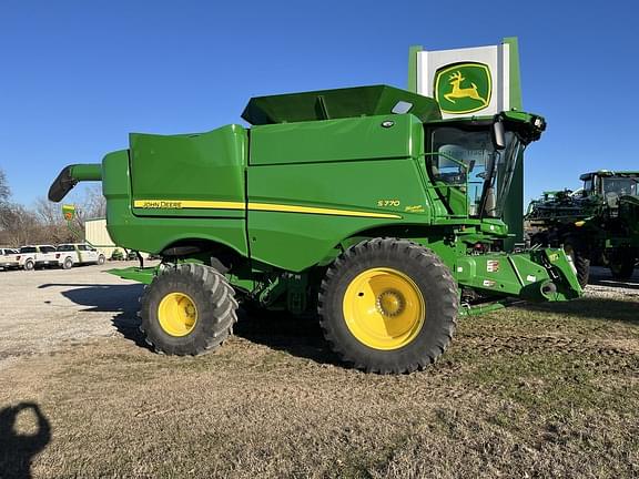 Image of John Deere S770 equipment image 1