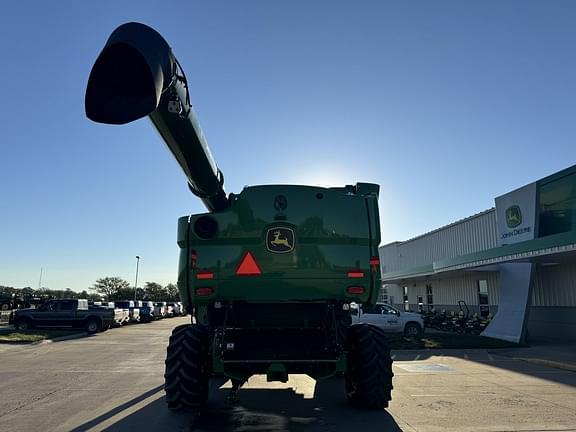 Image of John Deere S770 equipment image 4