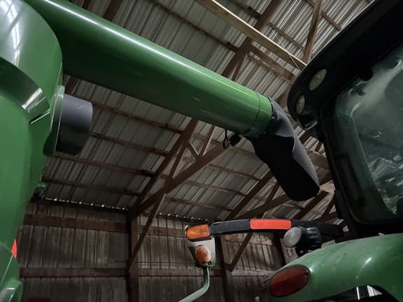 Image of John Deere S770 equipment image 2