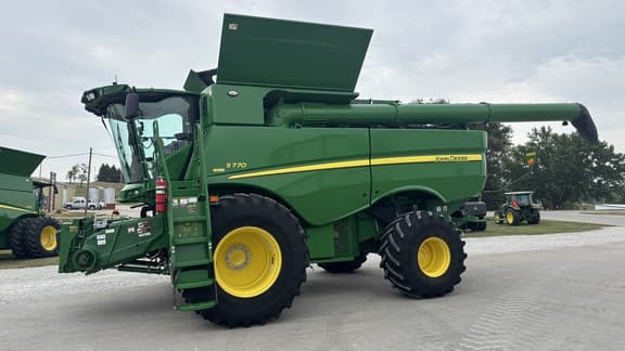 Image of John Deere S770 equipment image 2