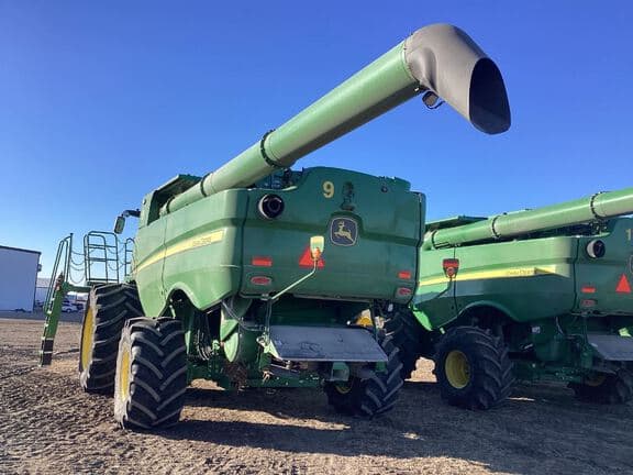 Image of John Deere S770 equipment image 1