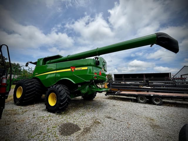 Image of John Deere S770 equipment image 4