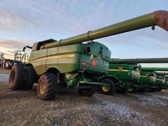 Image of John Deere S770 equipment image 1