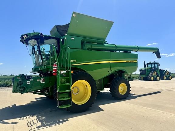 Image of John Deere S770 equipment image 1