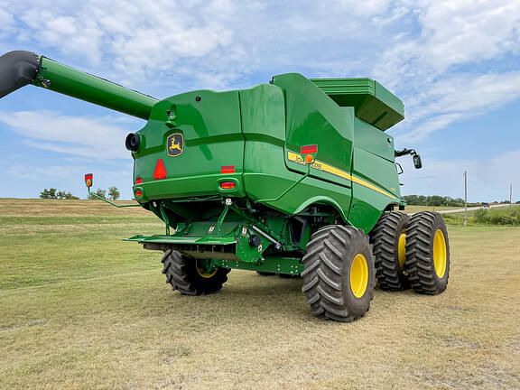 Image of John Deere S770 equipment image 4