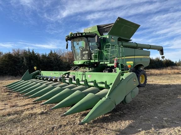 Image of John Deere S770 equipment image 4