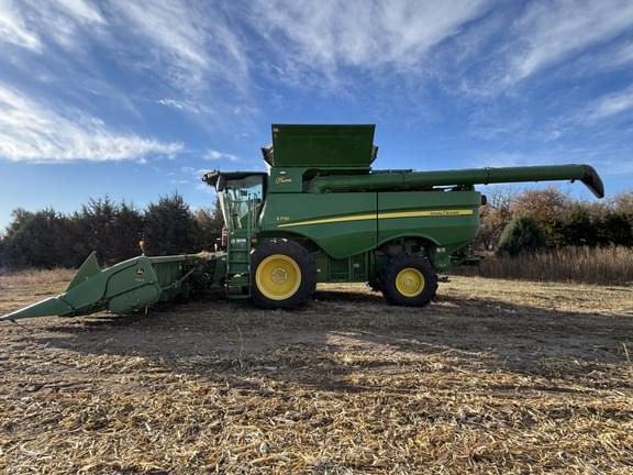 Image of John Deere S770 equipment image 2