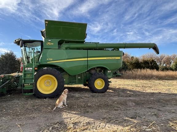 Image of John Deere S770 equipment image 1