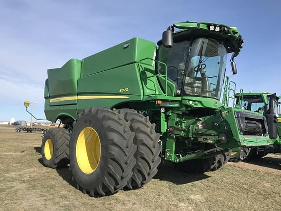 Image of John Deere S770 equipment image 1