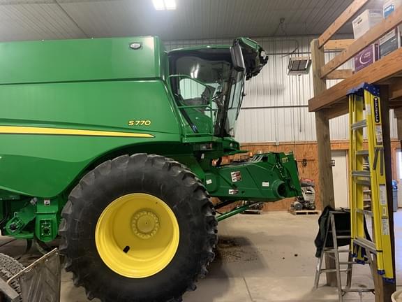 Image of John Deere S770 equipment image 4