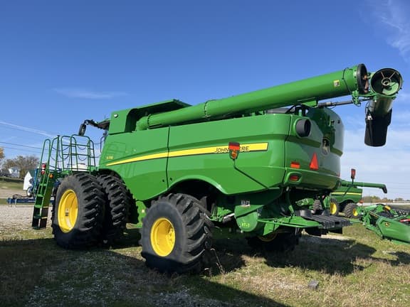 Image of John Deere S770 equipment image 1