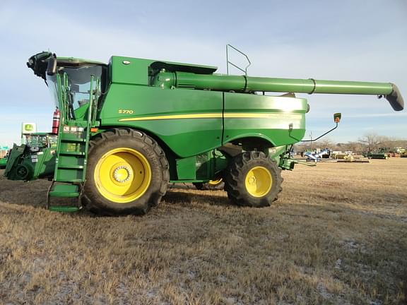 Image of John Deere S770 equipment image 1