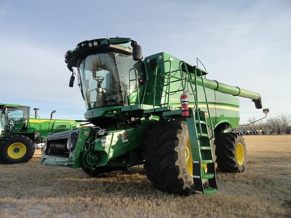 Image of John Deere S770 Primary image