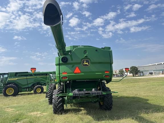 Image of John Deere S770 equipment image 2