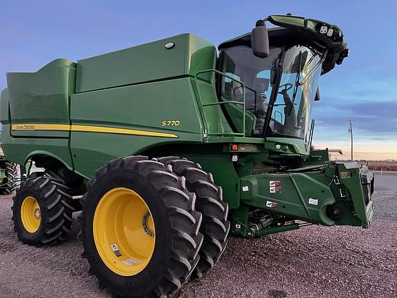 Image of John Deere S770 equipment image 2