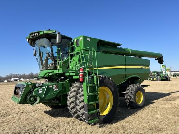 Image of John Deere S770 Primary image