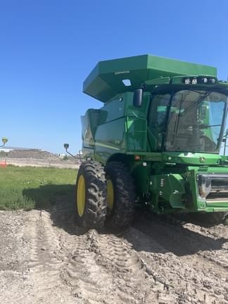 Image of John Deere S770 equipment image 2