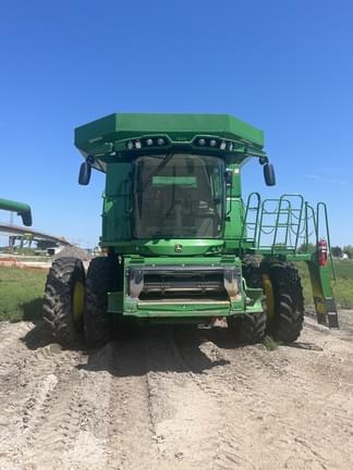 Image of John Deere S770 equipment image 4