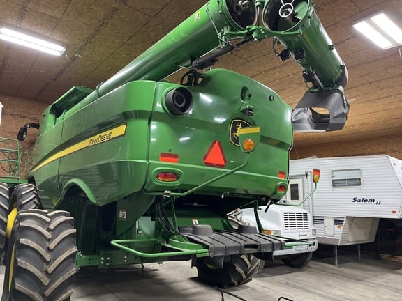 Main image John Deere S770