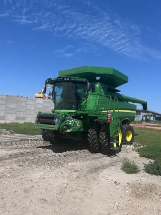 Image of John Deere S770 Primary image