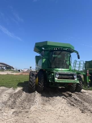 Image of John Deere S770 equipment image 3