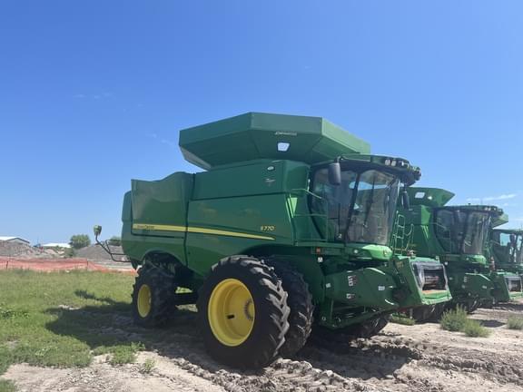 Image of John Deere S770 equipment image 4