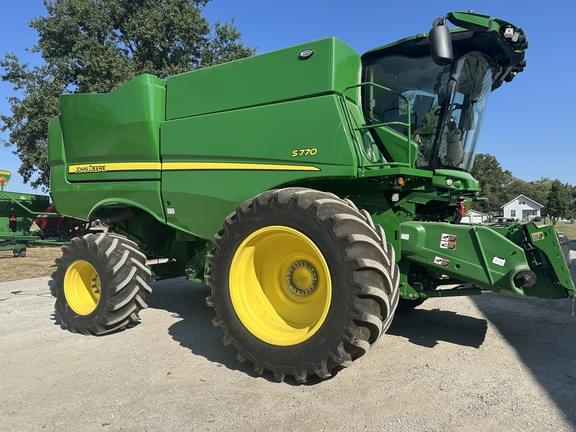 Image of John Deere S770 equipment image 1