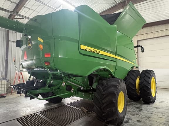 Image of John Deere S770 equipment image 4