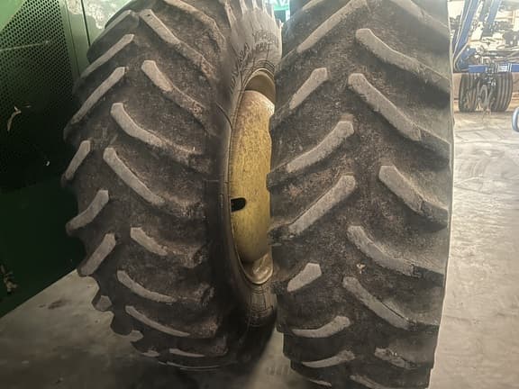 Image of John Deere S770 equipment image 2