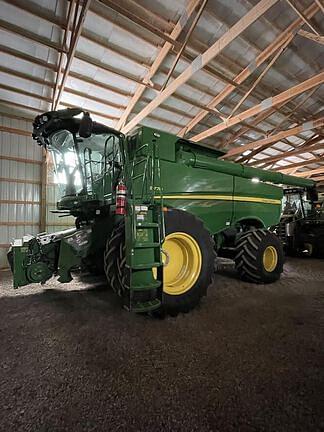 Image of John Deere S770 Image 0