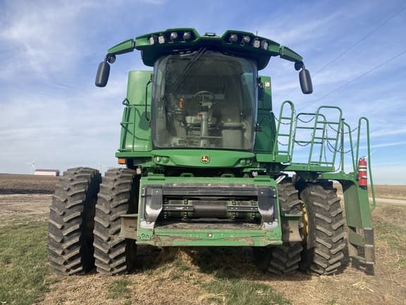 Image of John Deere S770 equipment image 2