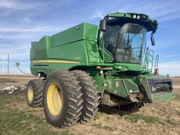 Image of John Deere S770 equipment image 1