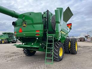 Main image John Deere S770 18