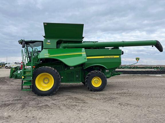 Image of John Deere S770 equipment image 2