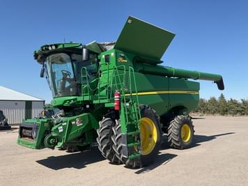 Main image John Deere S770